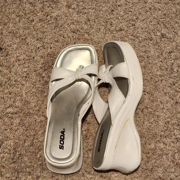 Block wedge flip flop - Picture 2 of 4